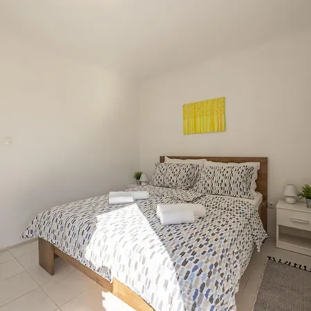 Iskra Apartment *