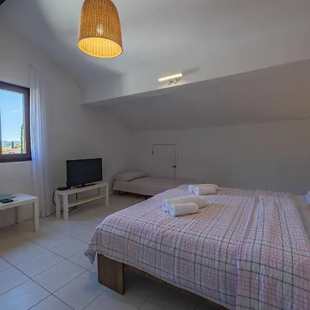 Apartment Iskra *