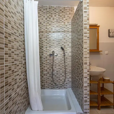 Iskra Apartman Vrboska