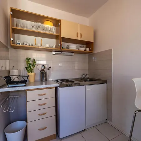 Iskra Apartman *